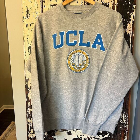 UCLA University of California unisex crewneck Sweatshirt size M. - Picture 1 of 7
